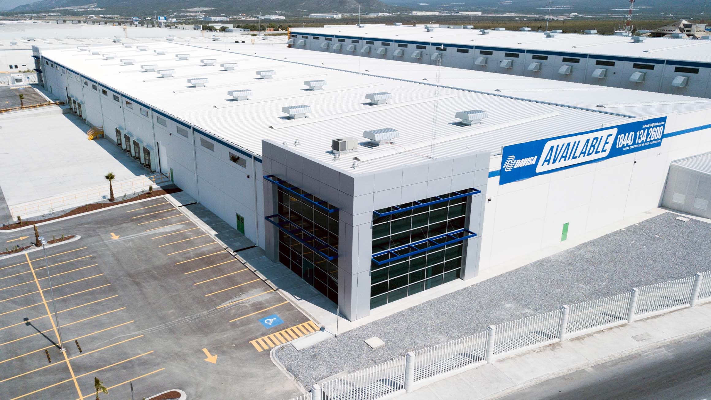 Drone photograph of a DAVISA industrial park building located in Saltillo, Coahuila